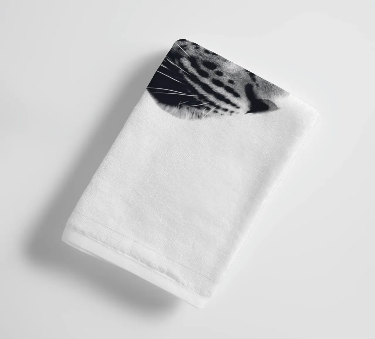 Leopard profile - Wild and majestic towel by Whole©