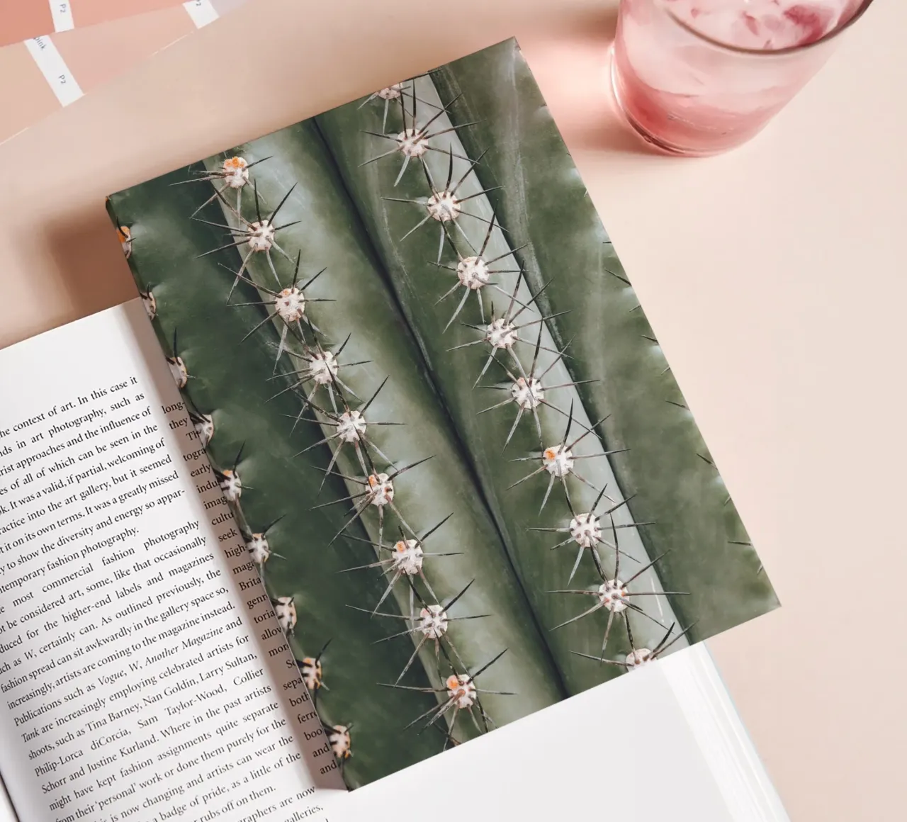 Kaktus-Details – Geometrische Naturkunst Notizbuch von Whole©