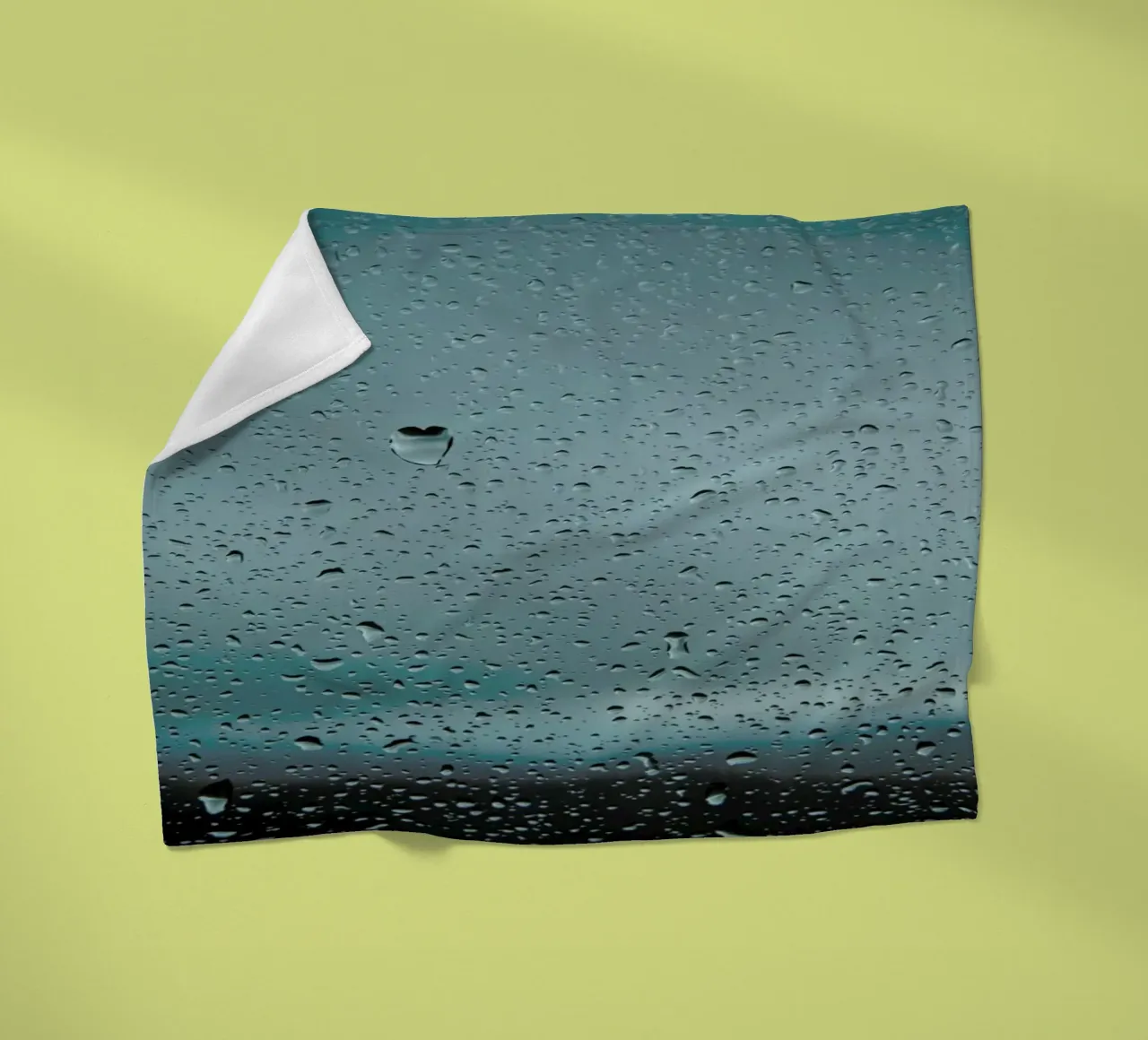 Love Drop Window coperta in pile da Marc Gruninger