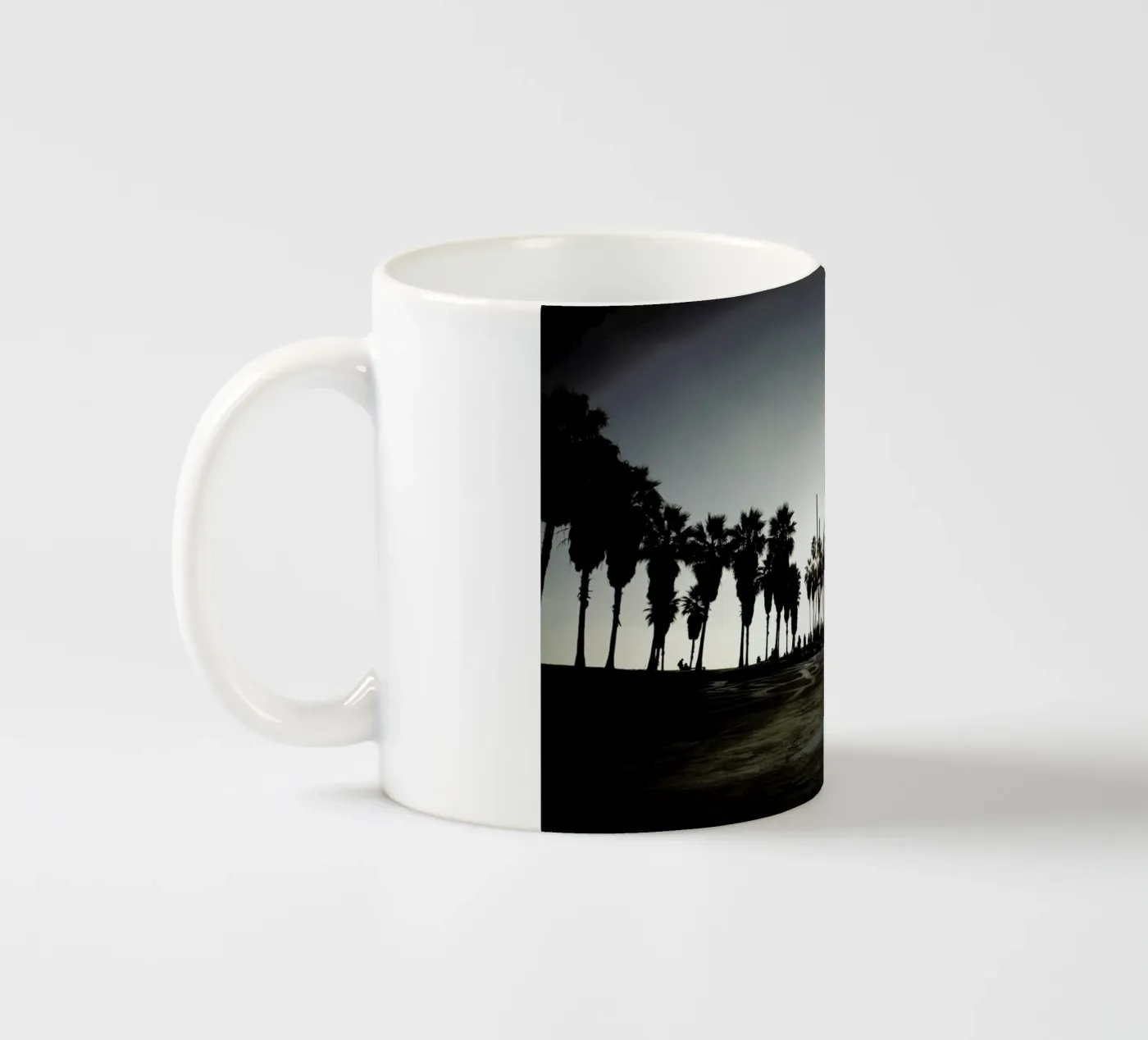 V tazza in ceramica da Marc Gruninger