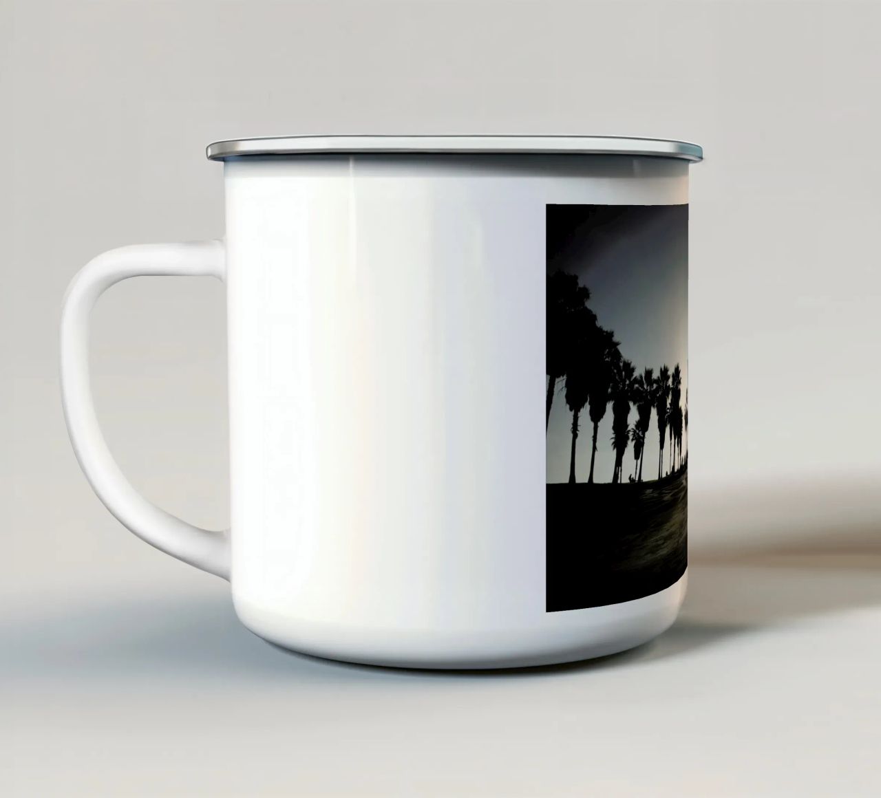 V tazza in smalto da Marc Gruninger