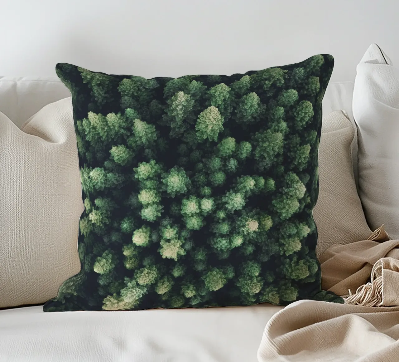 Toit vert de la forêt - la nature vue du ciel coussin de Whole©