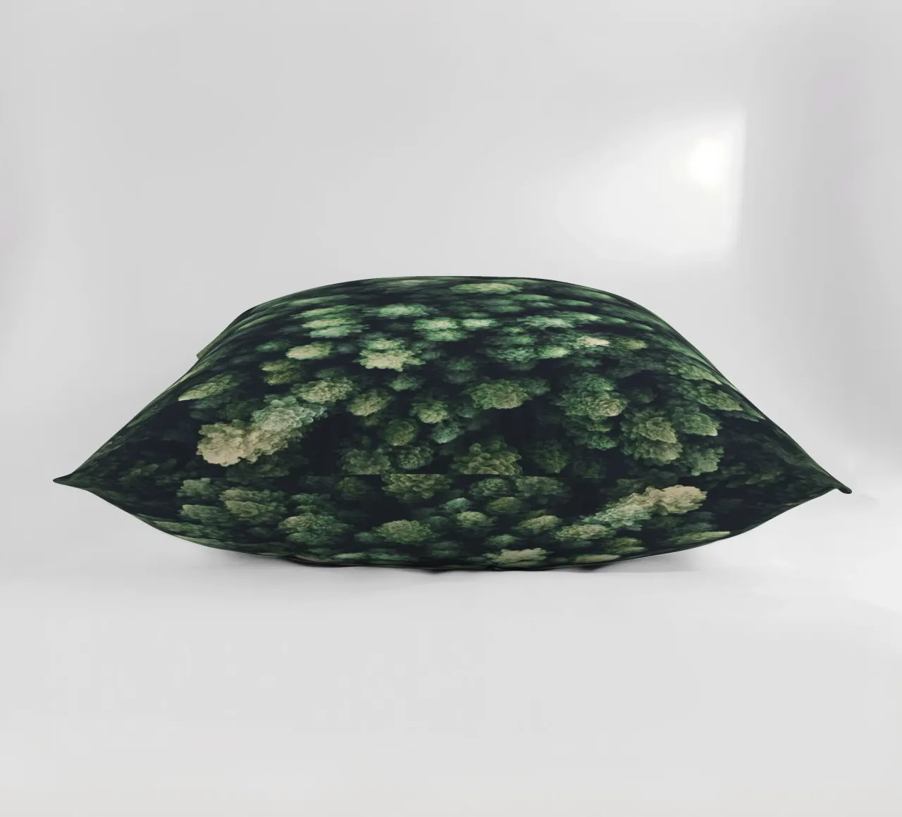 Toit vert de la forêt - la nature vue du ciel coussin de Whole©