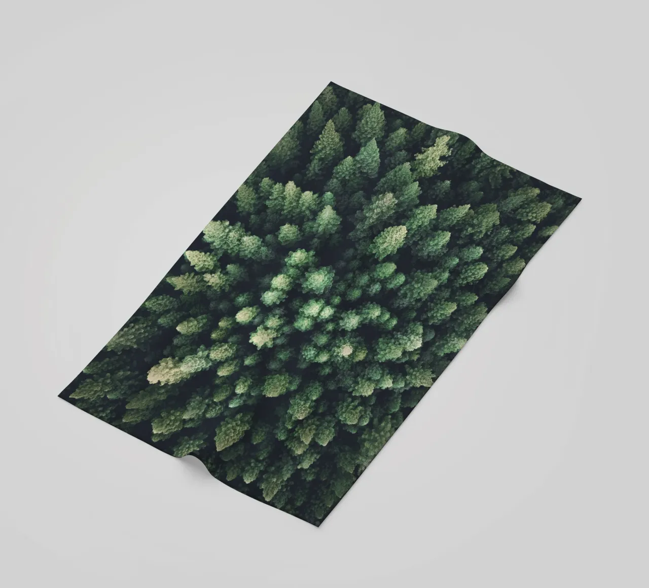 Toit vert de la forêt - la nature vue du ciel serviette de plage de Whole©