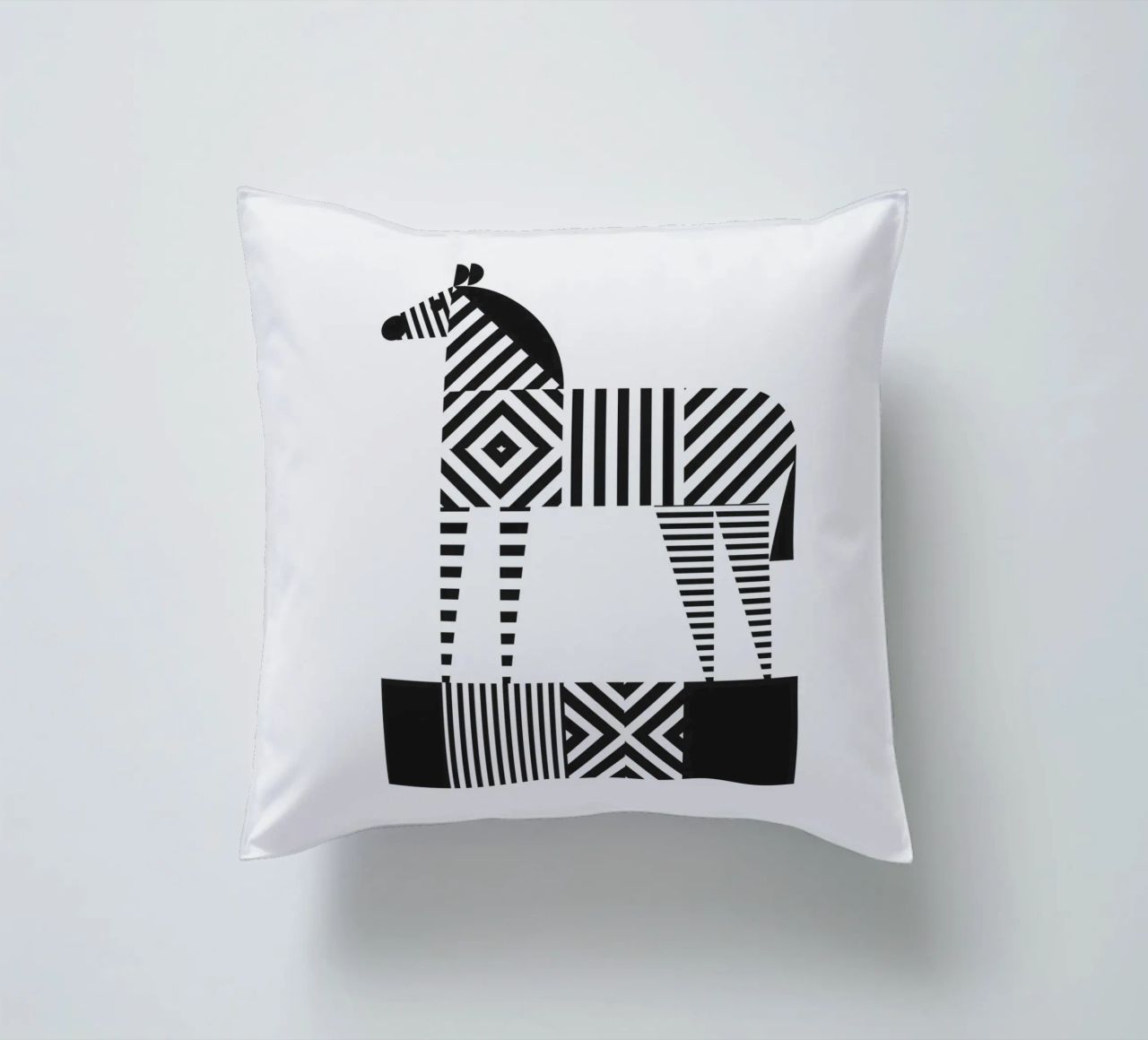 Zebra (b&w) cuscino da Greg Mably Studio