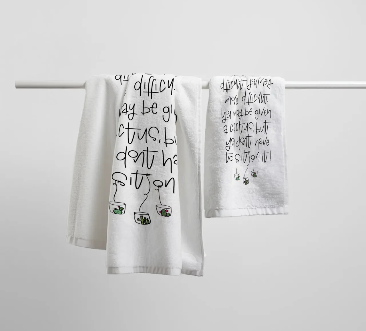 Cactus - don't be negative! asciugamano da bagno da LIMITED EDITION LETTERS