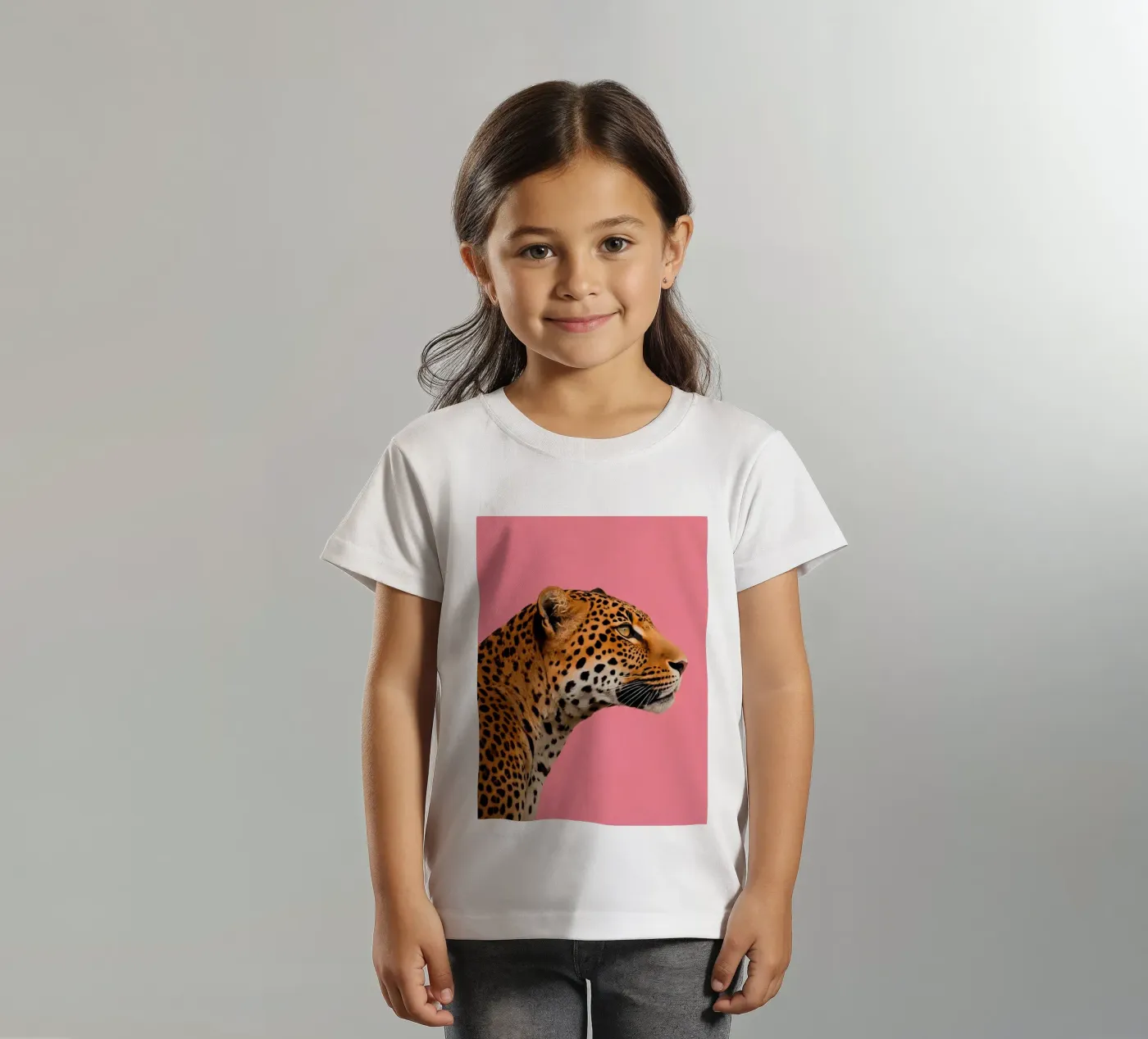 Leopard pink background kinder t-shirt van Eliban