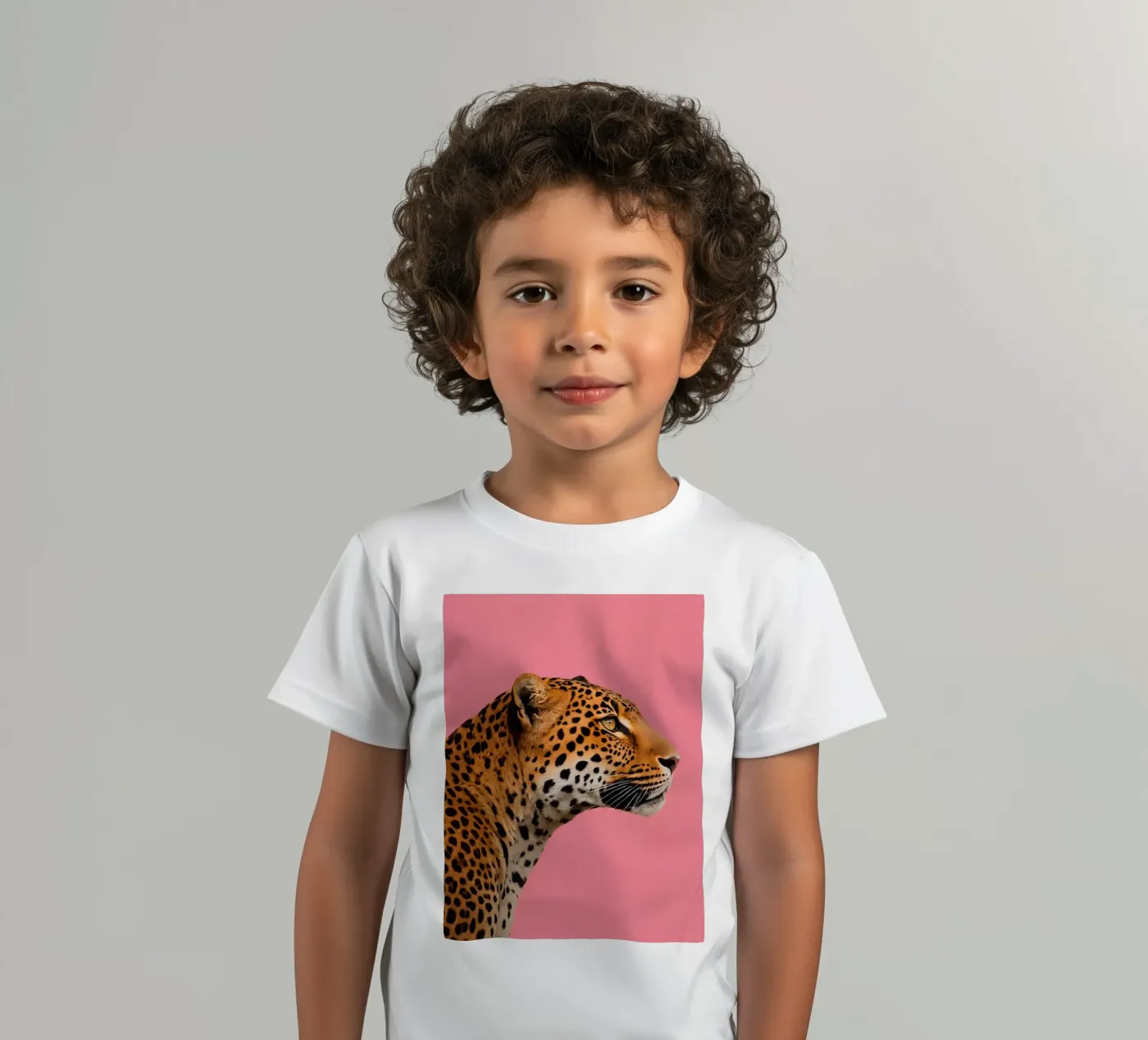 Leopard pink background kinder t-shirt van Eliban