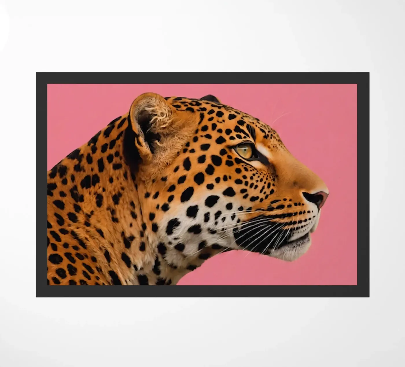 Leopard pink background Fußmatte von Eliban