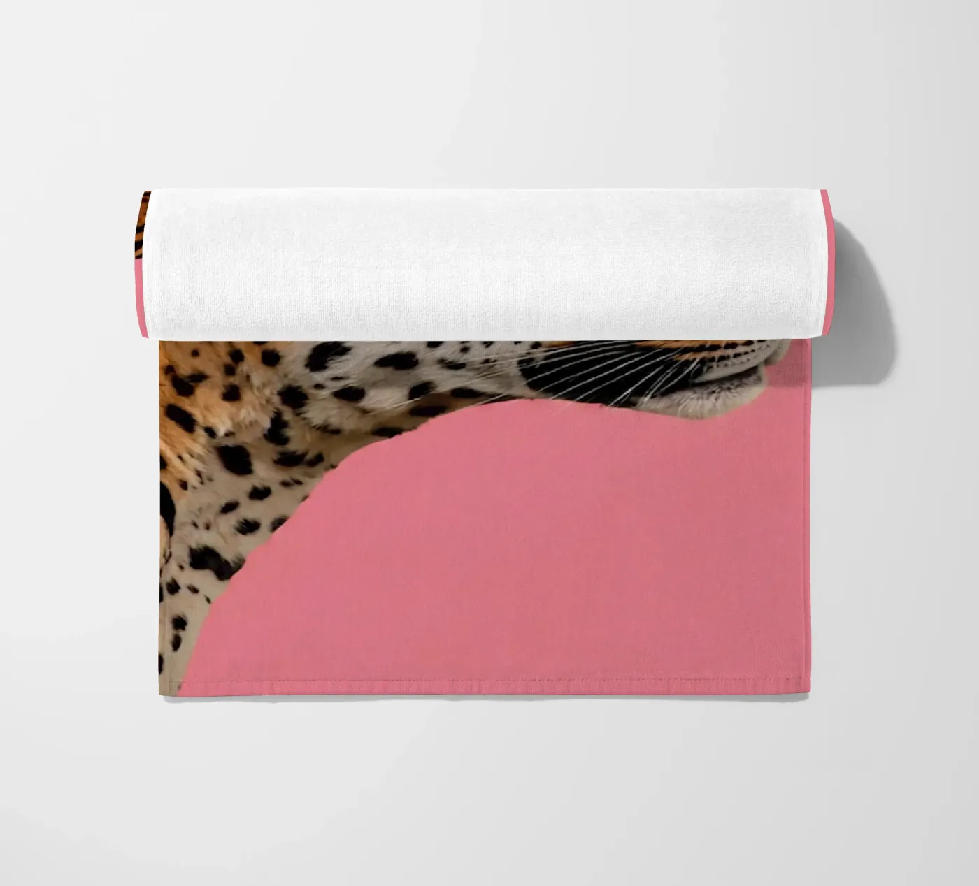 Leopard pink background telo mare da Eliban