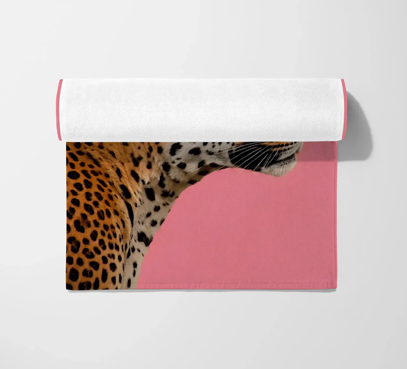 Leopard pink background telo mare da Eliban