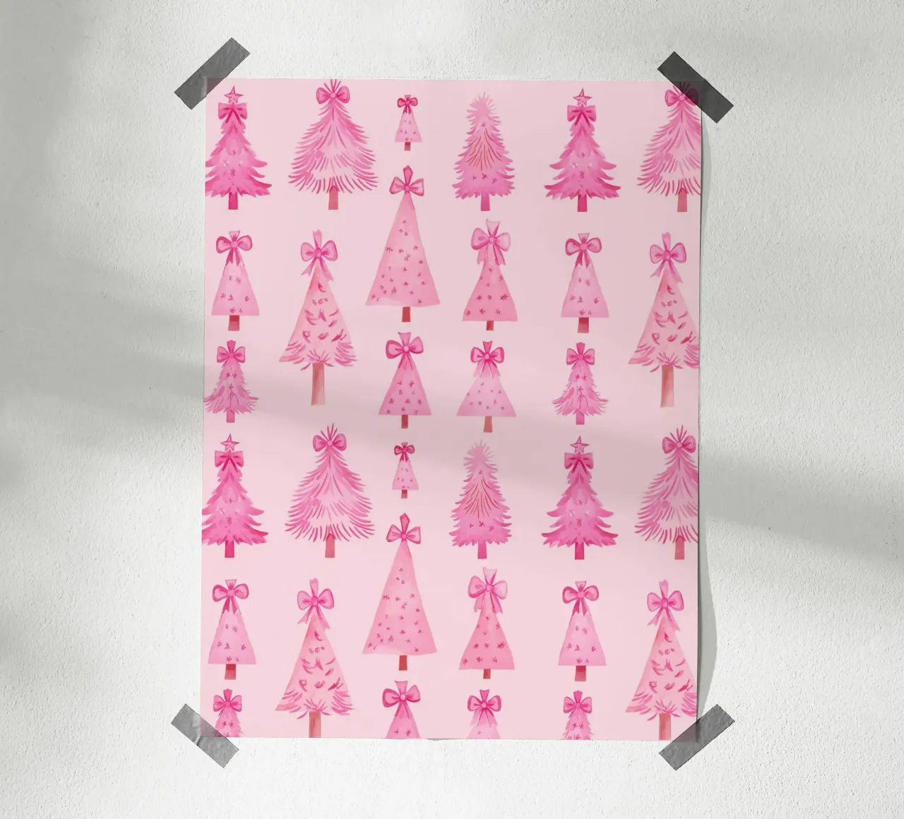 Alberi di Natale rosa con fiocchi rosa - Coquette Christmas poster con telaio in plastica da Gentle Echoes Art