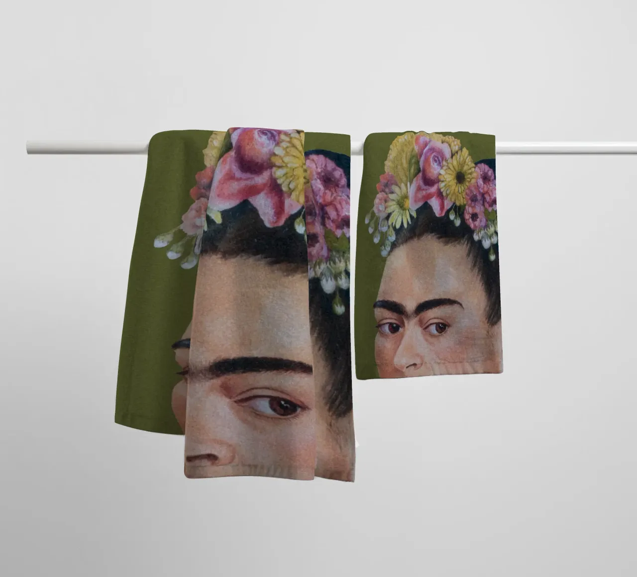 Mezza Frida verde asciugamano da bagno da Carinaprint