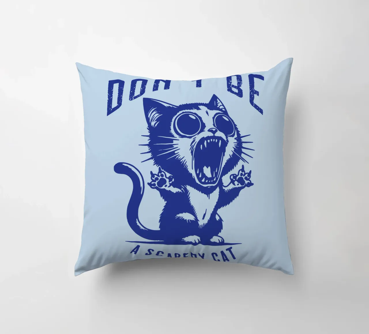Non essere un gatto spaventato cuscino da Gunawan Rb