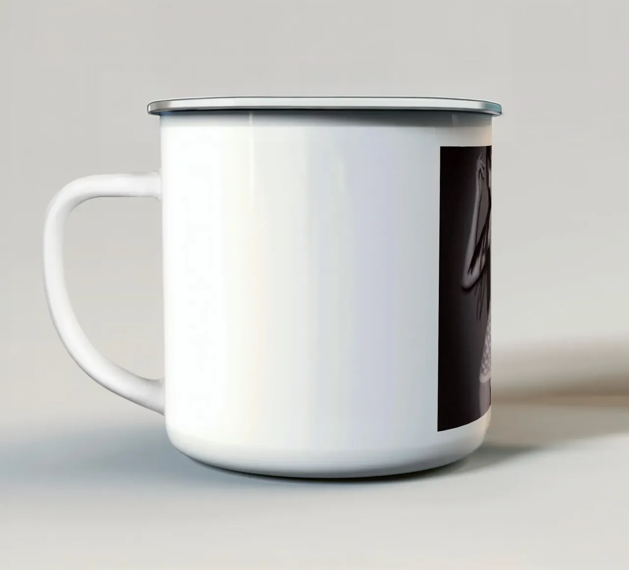 Faye Louise in bianco tazza in smalto da Dave Hare Photography