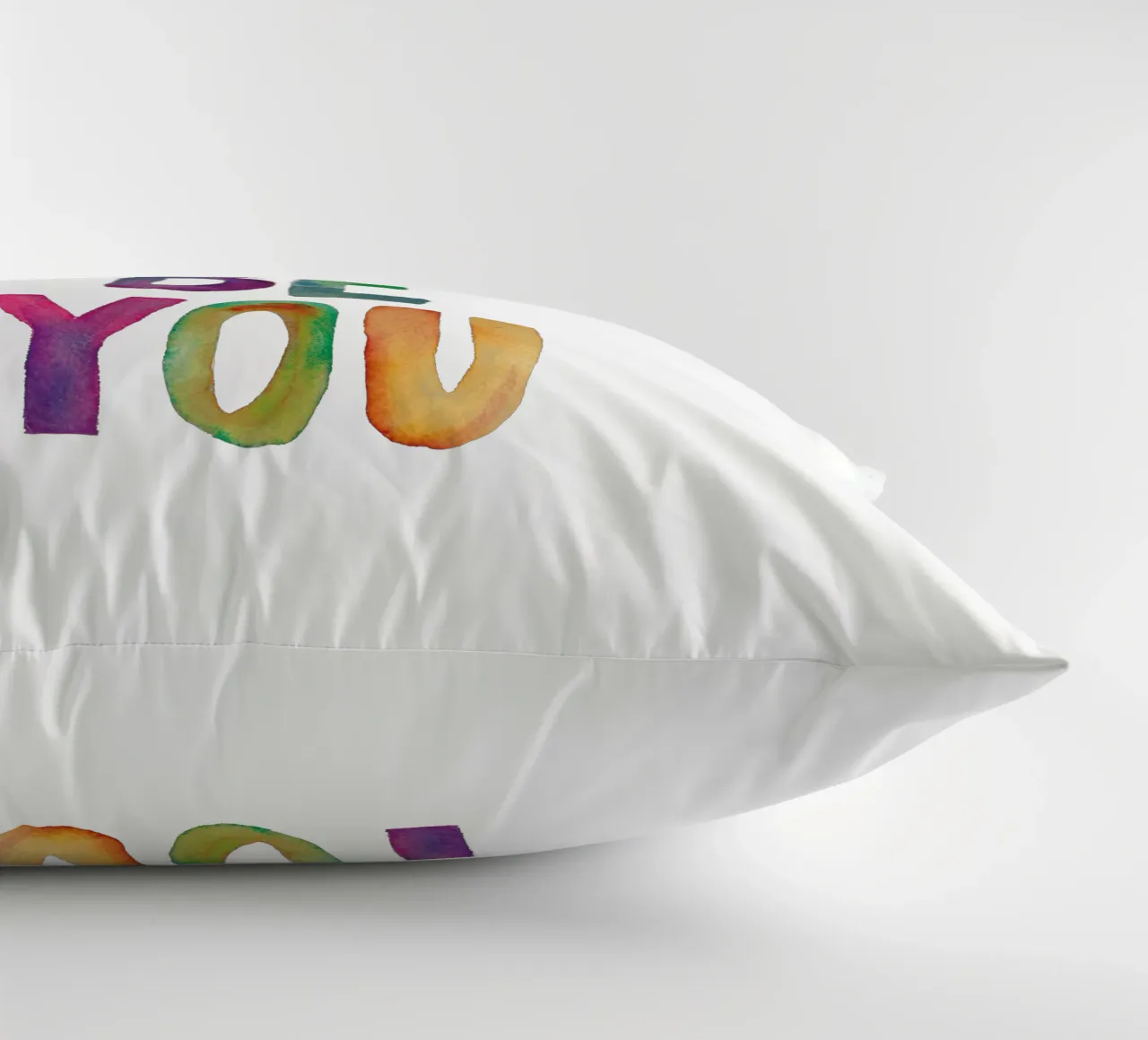 Just Be You Design tipografico arcobaleno per bambini cuscino da THE MOTIVATED TYPE