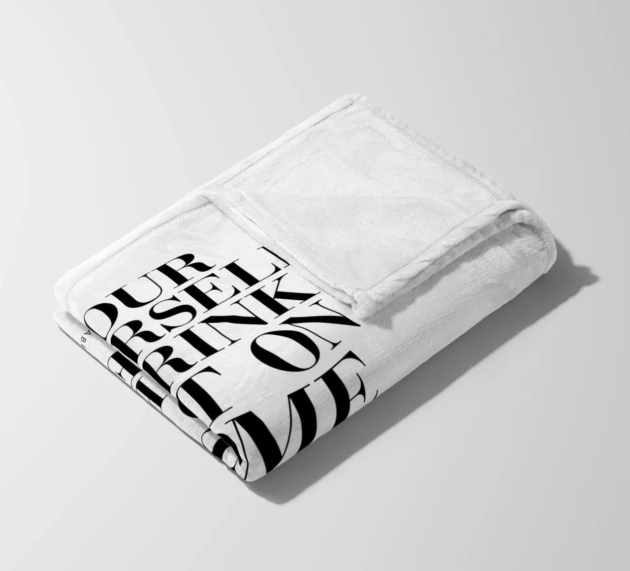 Versatevi un drink e mettetevi un po' di rossetto Typografie Design coperta in pile da THE MOTIVATED TYPE