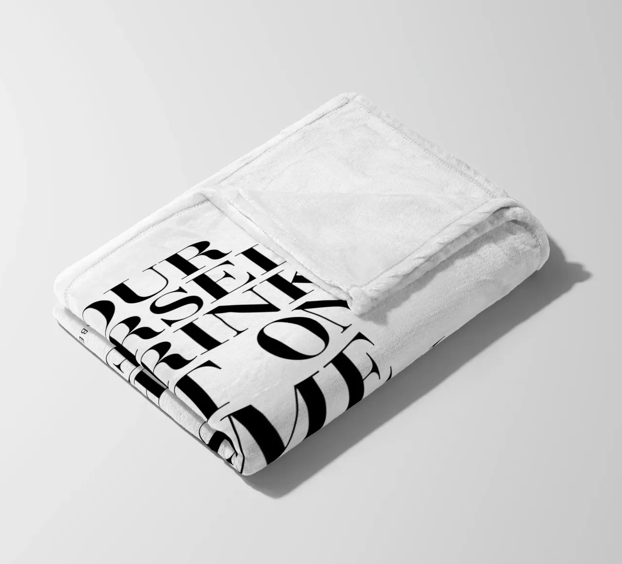 Versatevi un drink e mettetevi un po' di rossetto Typografie Design coperta in pile da THE MOTIVATED TYPE