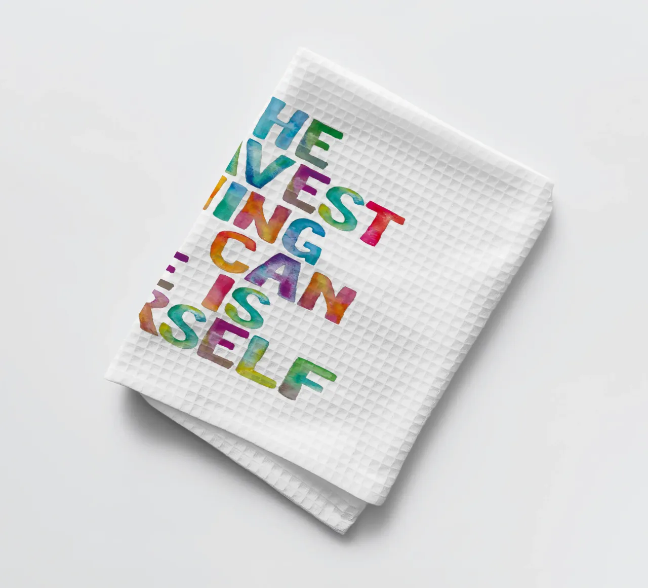 La chose la plus courageuse que vous puissiez être, c'est vous-même Regenbogen Design torchon de THE MOTIVATED TYPE