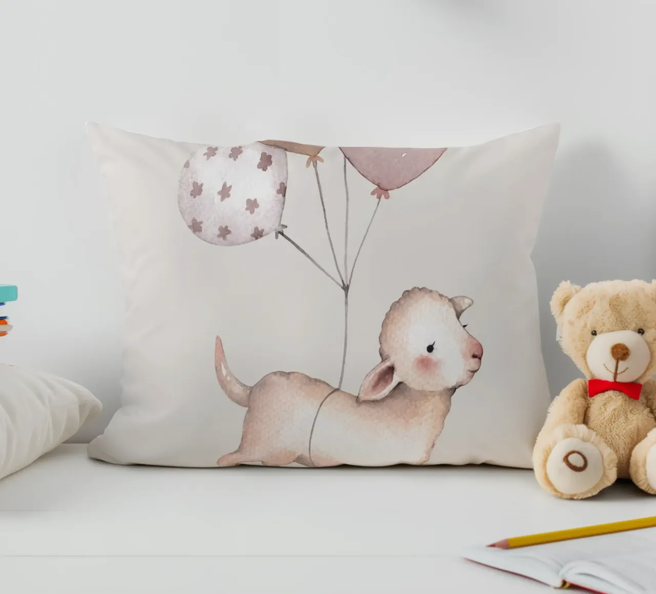 Agnello con palloncini - Design giocoso per bambini cuscino da Whole©