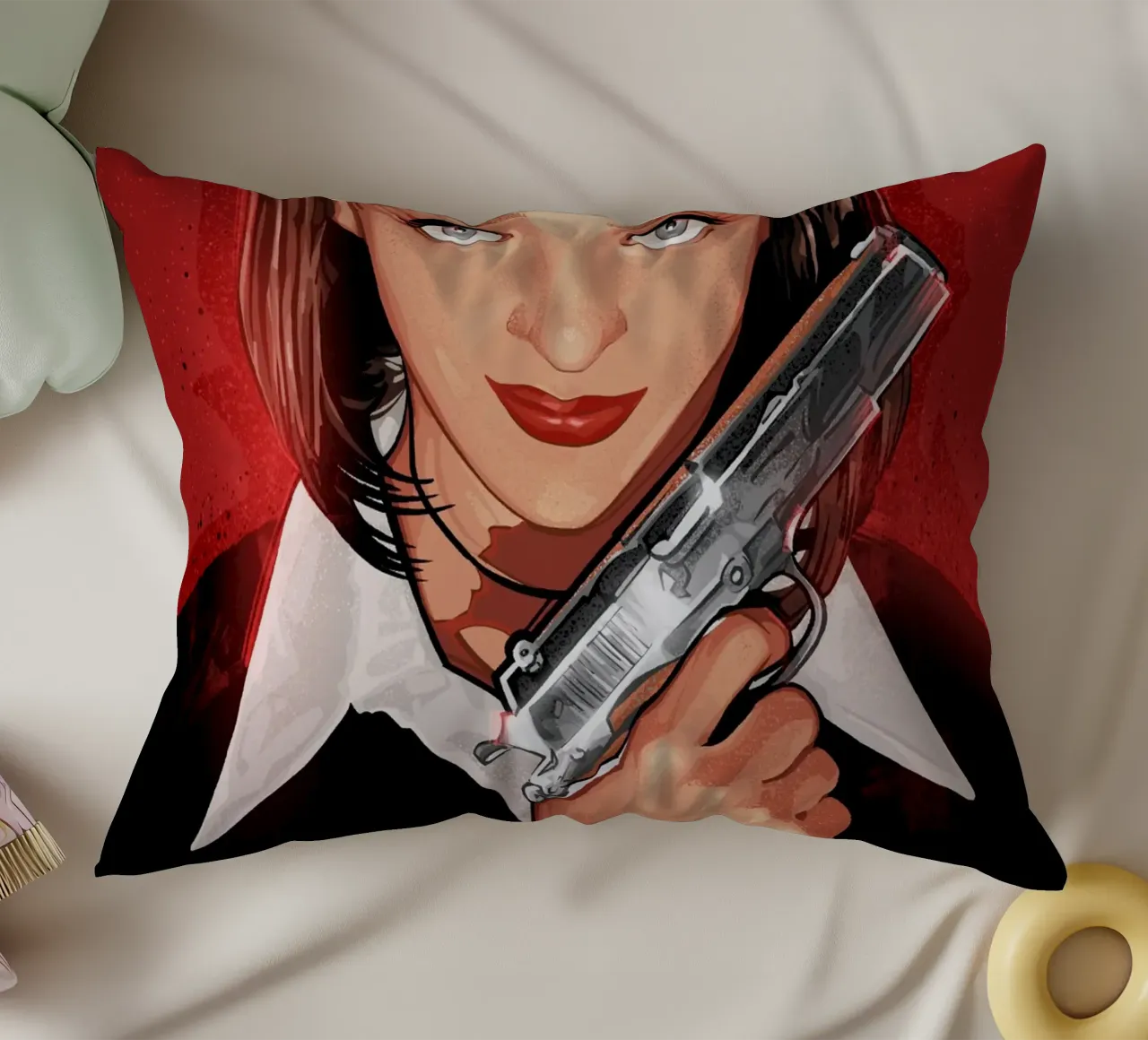 Mia with gun cuscino da nabakumov