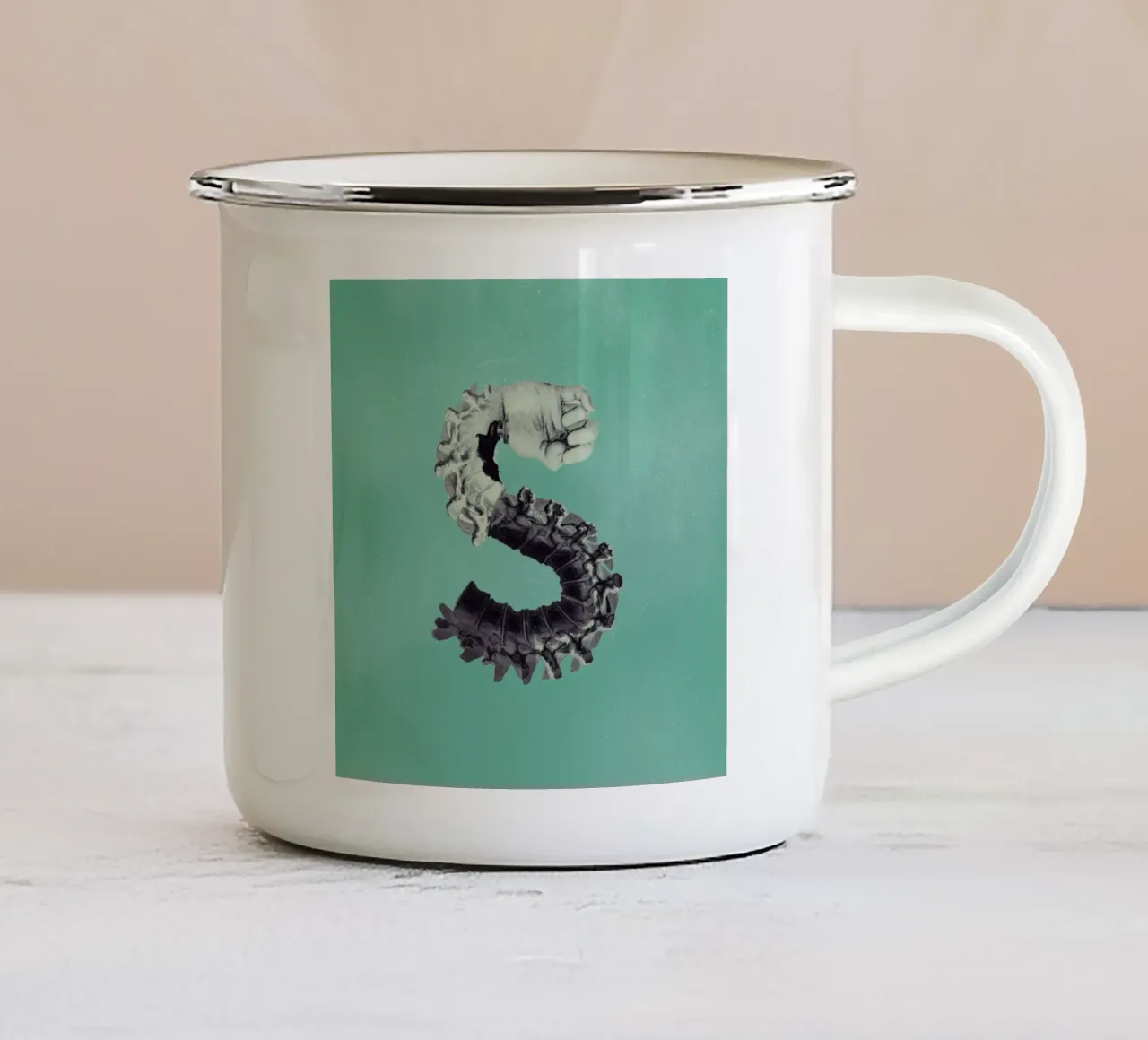Steampunk Alphabet Letter S tazza in smalto da Birgit Palma