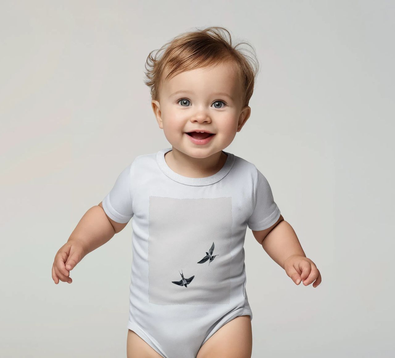 Twee zwaluwen - Minimalistisch natuurlijk ontwerp babyrompertje korte mouwen van Whole©