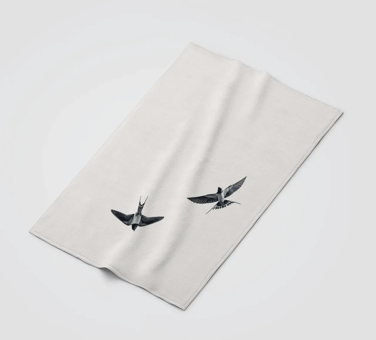 Twee zwaluwen - Minimalistisch natuurlijk ontwerp fleecedeken van Whole©