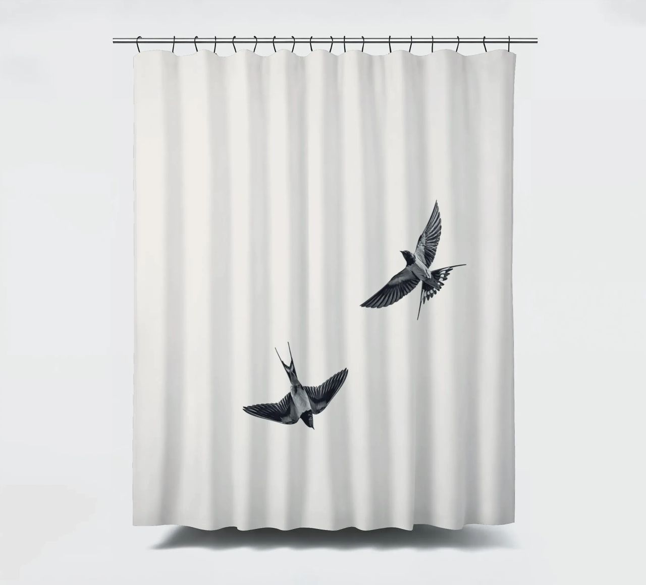 Twee zwaluwen - Minimalistisch natuurlijk ontwerp douchegordijn van Whole©