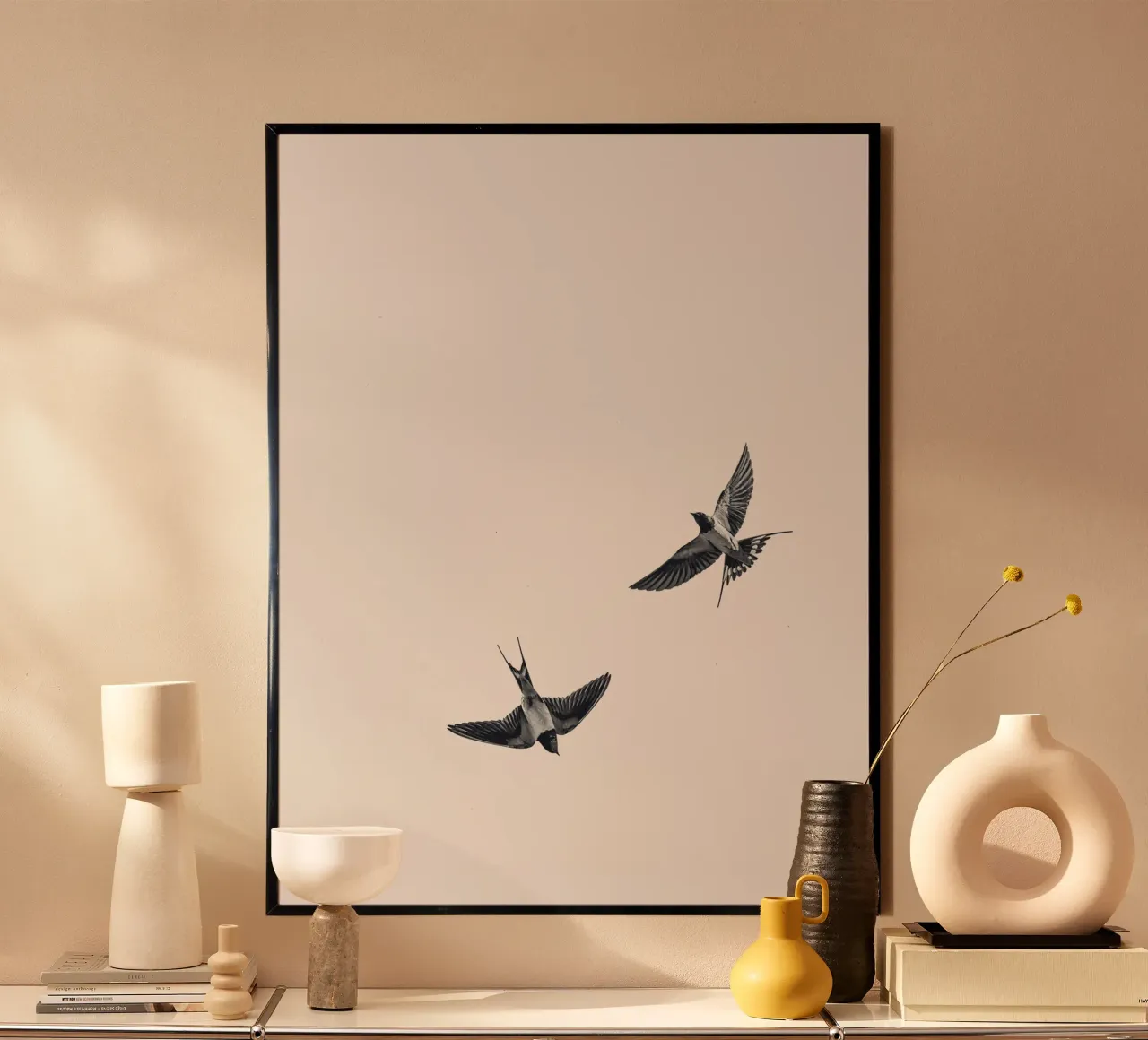 Twee zwaluwen - Minimalistisch natuurlijk ontwerp hahnemühle van Whole©