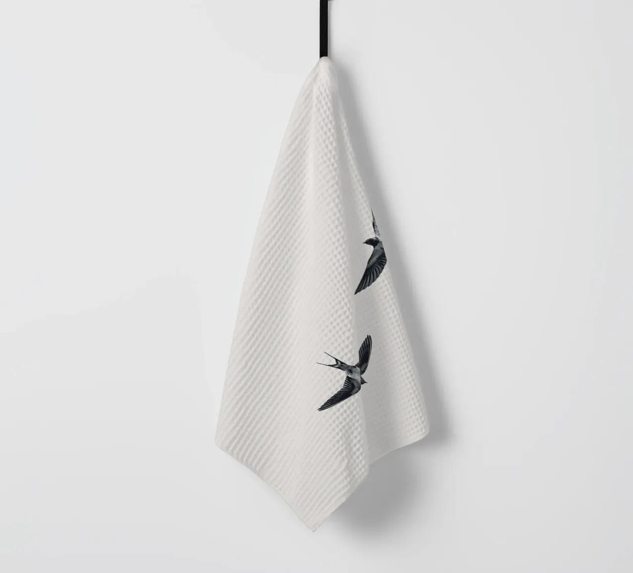 Twee zwaluwen - Minimalistisch natuurlijk ontwerp theedoek van Whole©