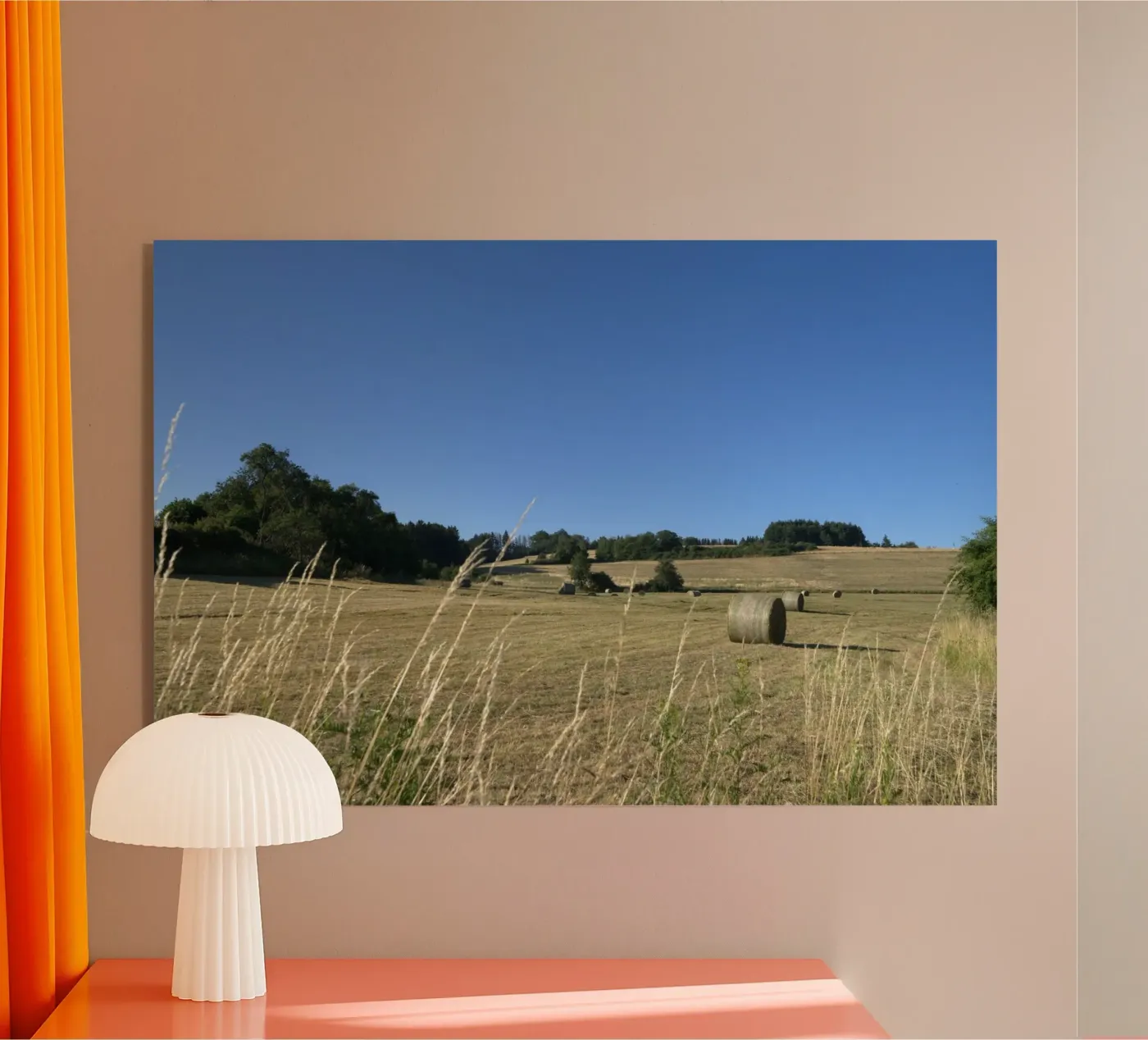 Heuballen im Hochsommer – Stille über weitem Feld Acryl-Glas von DR-Moments