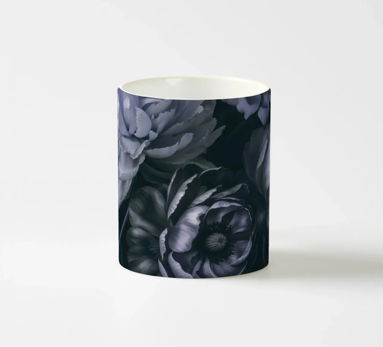 Moody Barok Bloemen Symfonie Middernachtblauw keramische mok van Andrea Haase Floral Passion