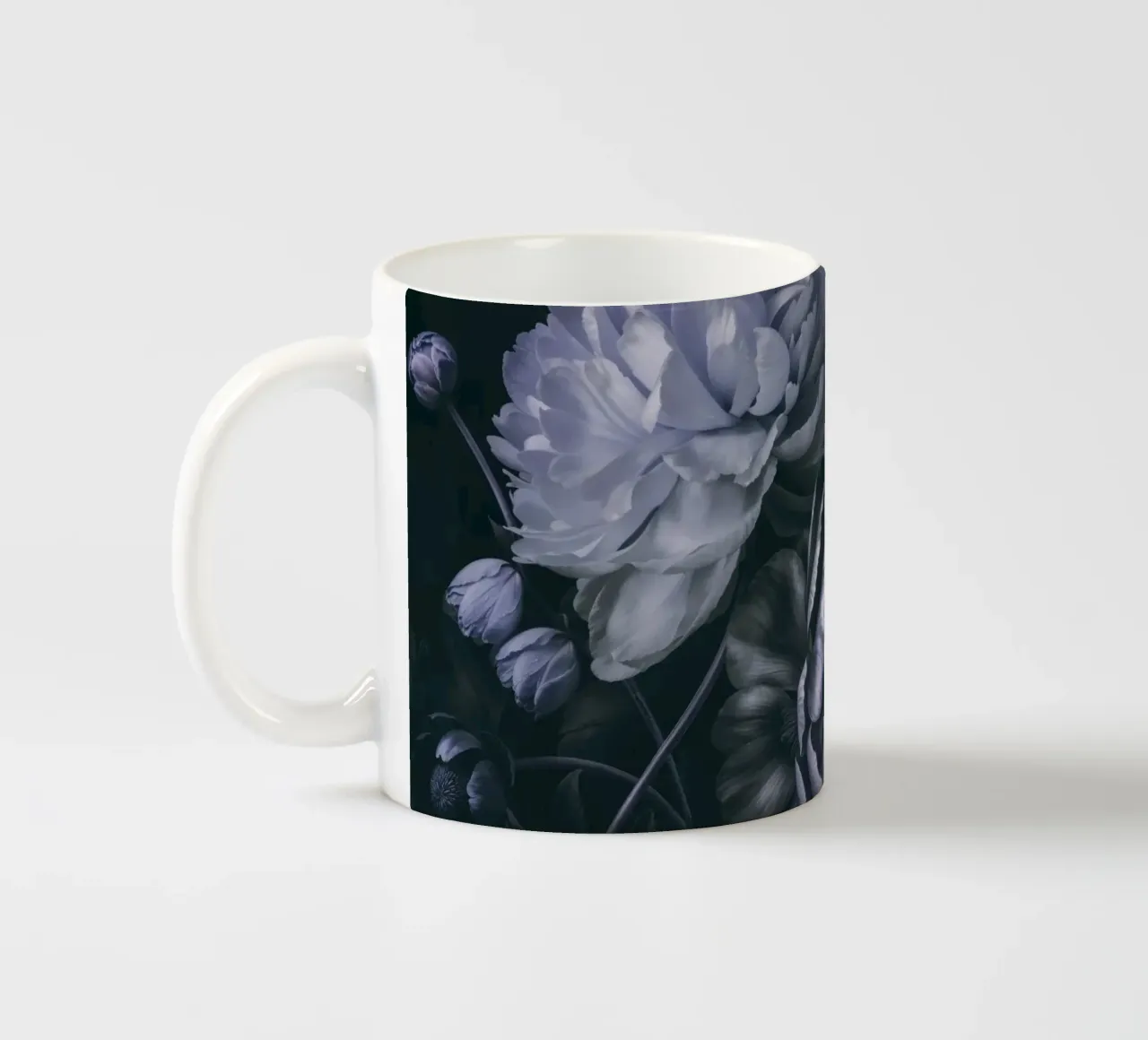 Moody Barok Bloemen Symfonie Middernachtblauw keramische mok van Andrea Haase Floral Passion