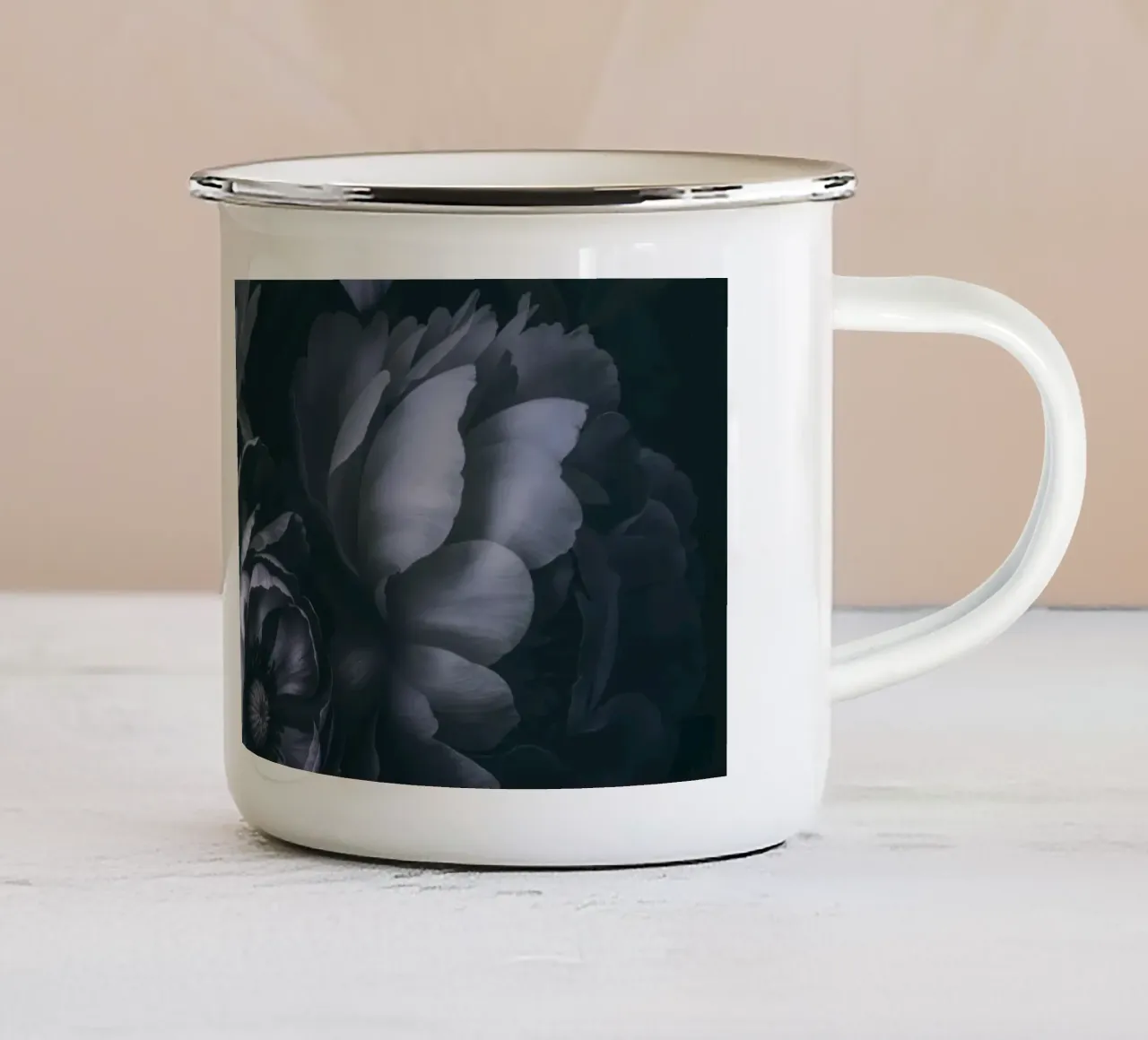 Moody Barok Bloemen Symfonie Middernachtblauw emaille mok van Andrea Haase Floral Passion