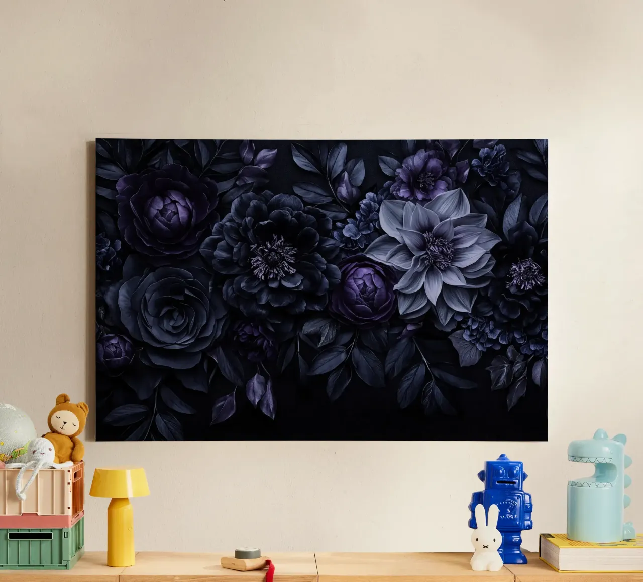 Fiori barocchi e lunatici Vibrazioni vellutate Blu prugna tela con Cornice a cassetta da Andrea Haase Floral Passion