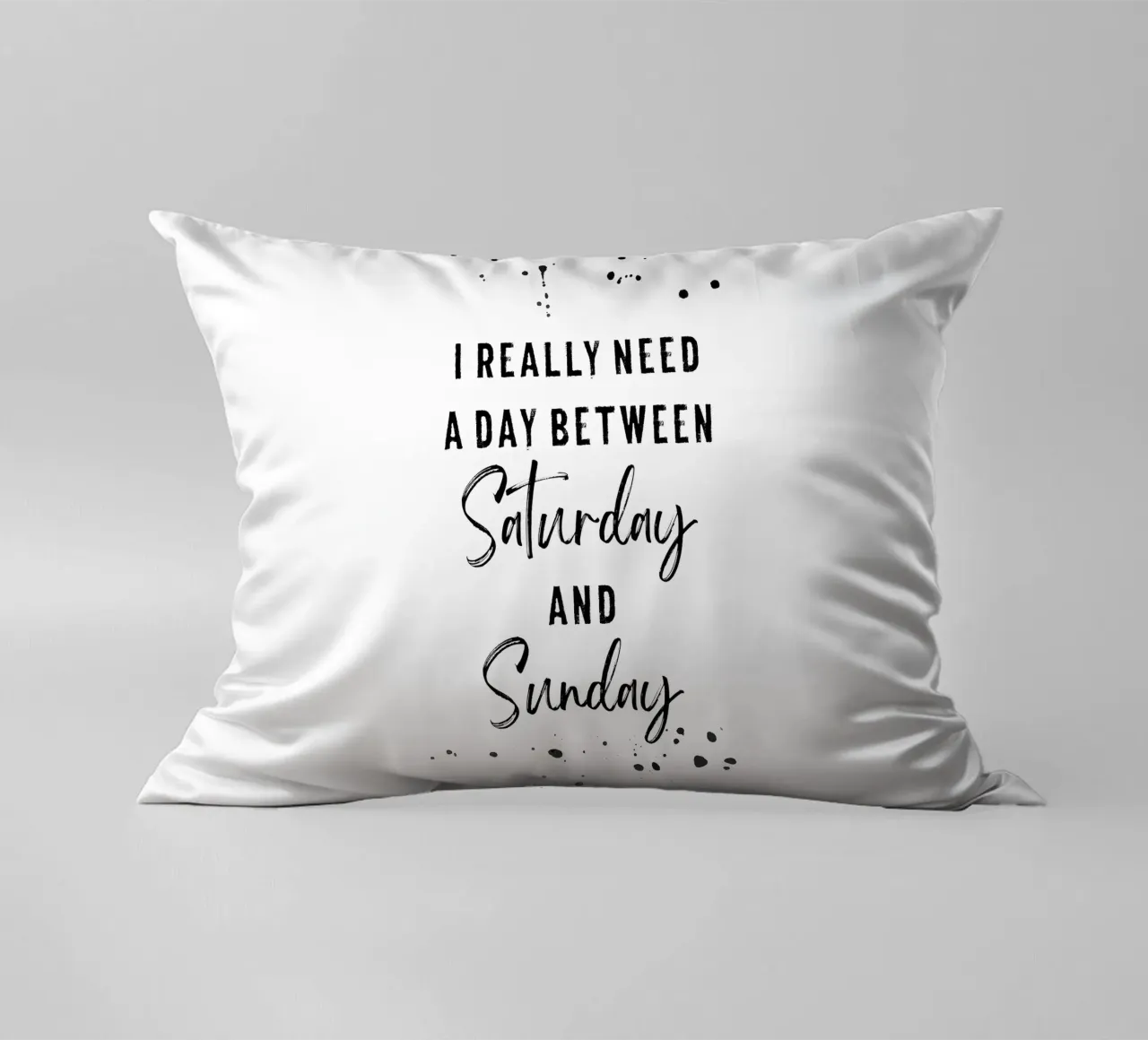 Day between Saturday and Sunday cuscino da Melanie Viola