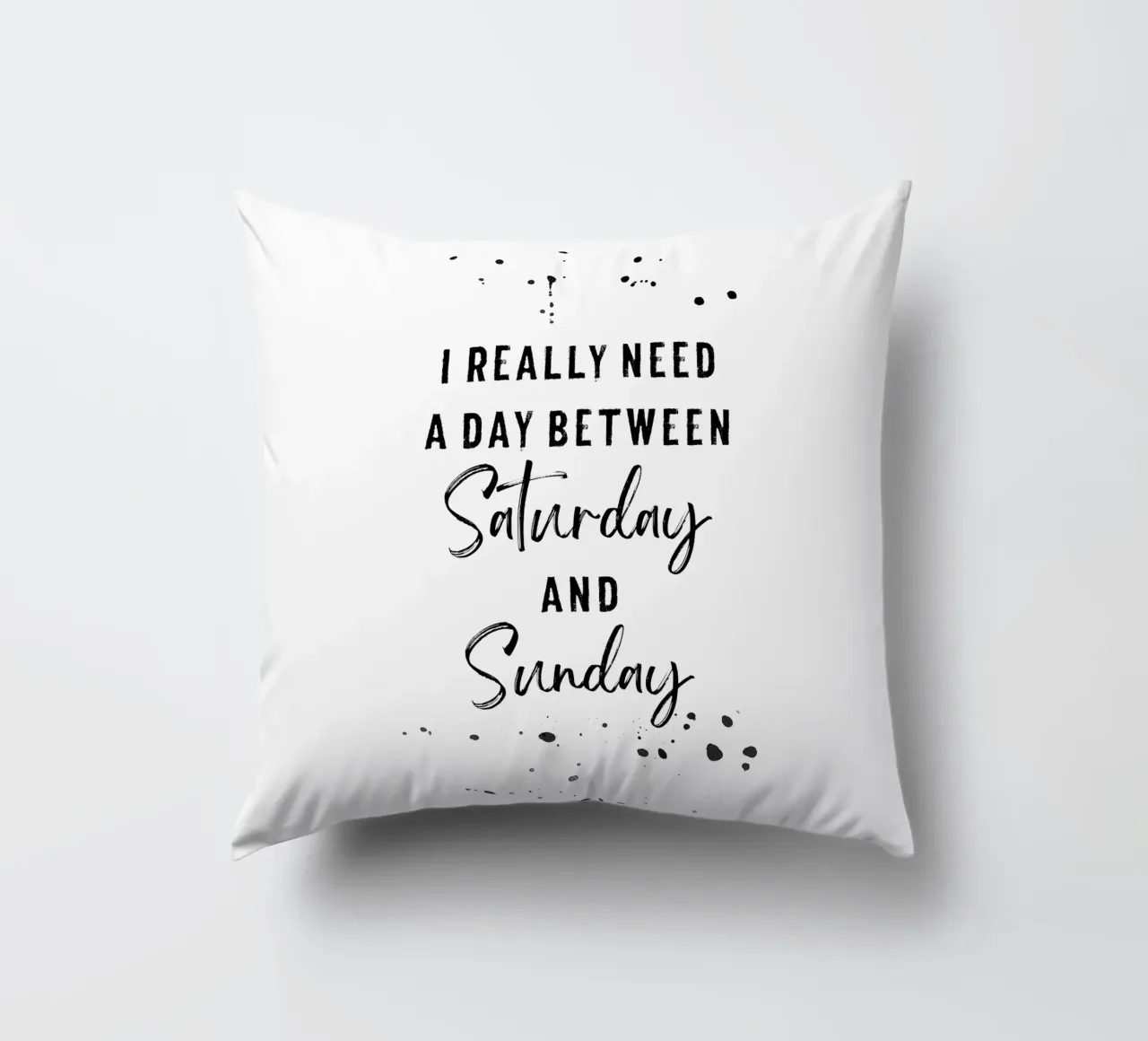 Day between Saturday and Sunday cuscino da Melanie Viola
