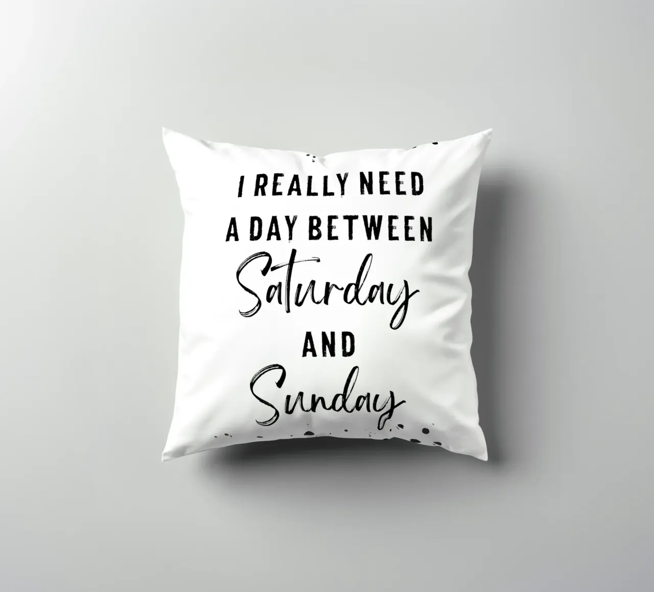 Day between Saturday and Sunday cuscino da Melanie Viola