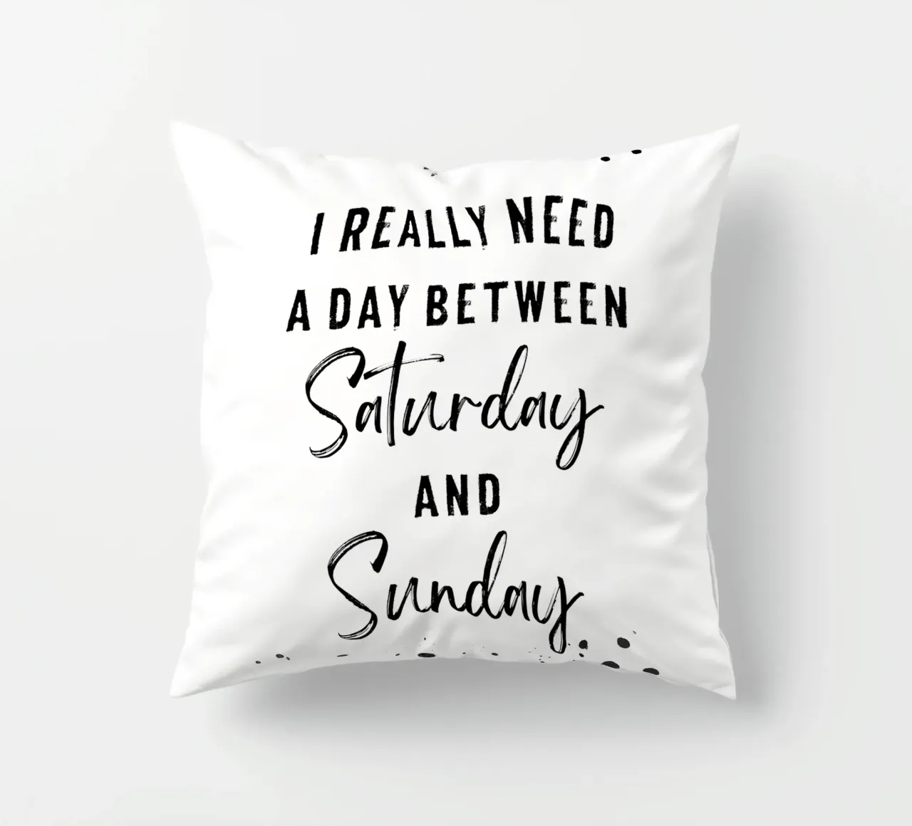 Day between Saturday and Sunday cuscino da Melanie Viola