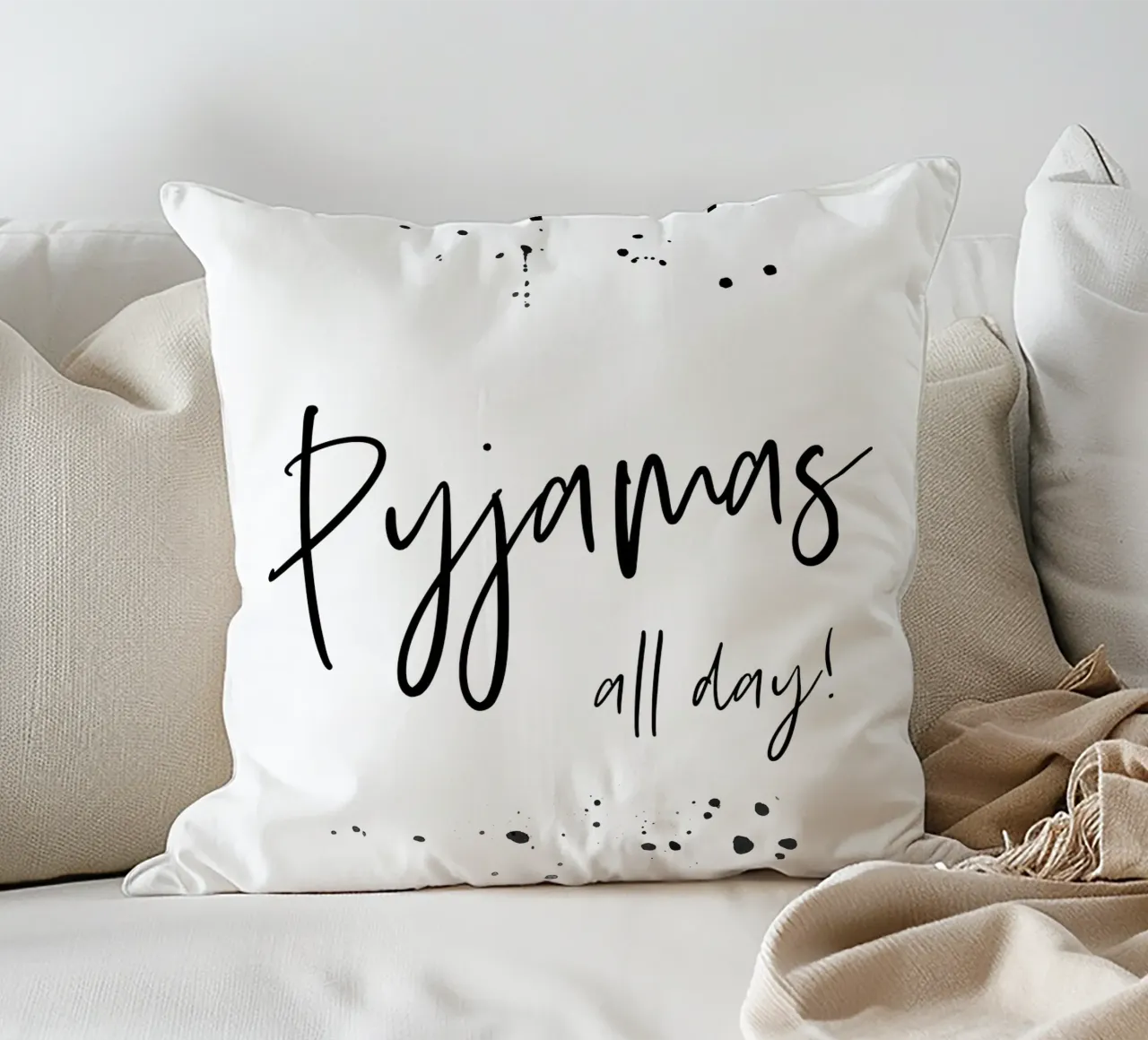 Text Art PYJAMAS ALL DAY cuscino da Melanie Viola