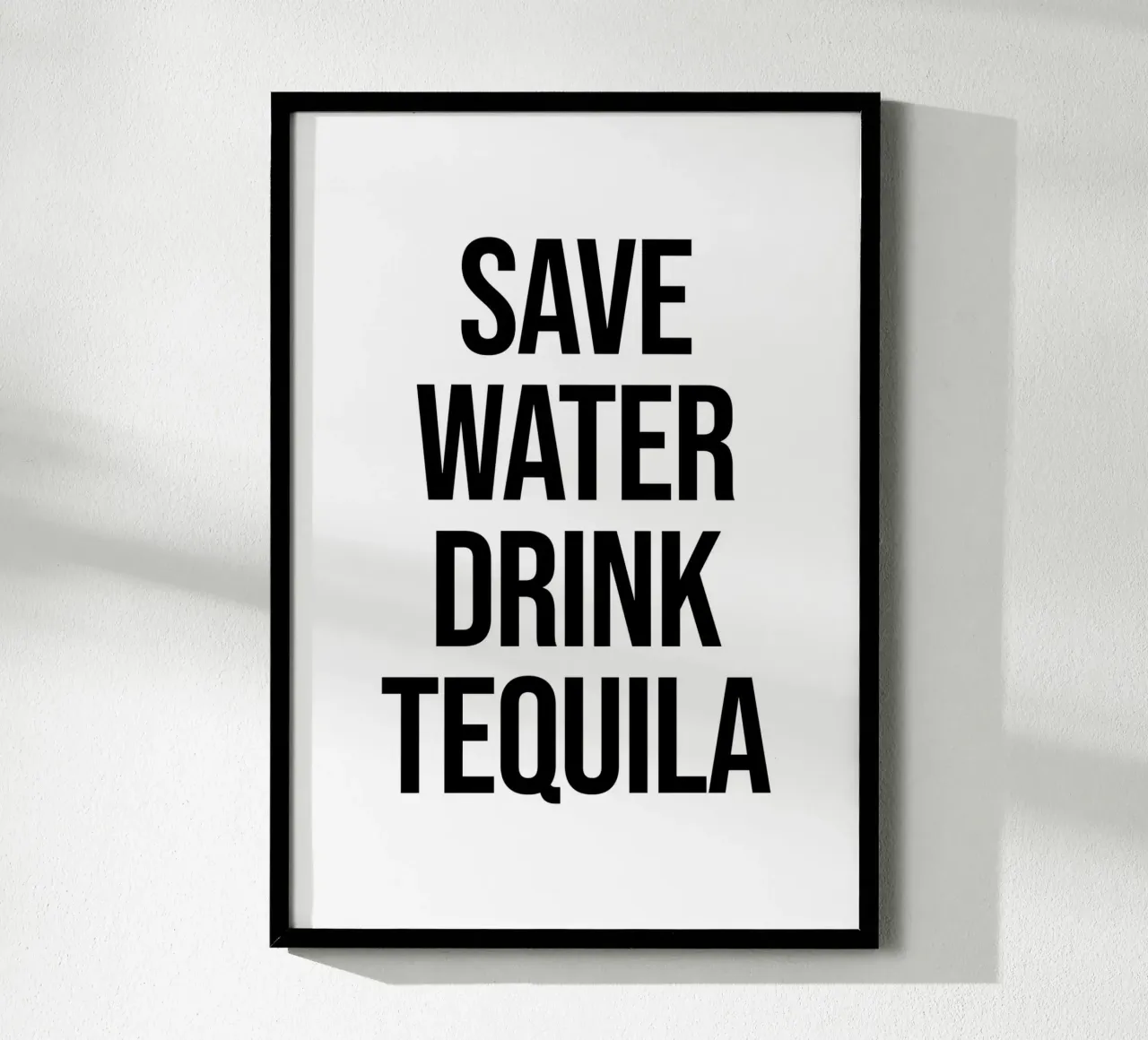 Risparmiare acqua bere acqua poster con telaio in plastica da Paigaam Studio