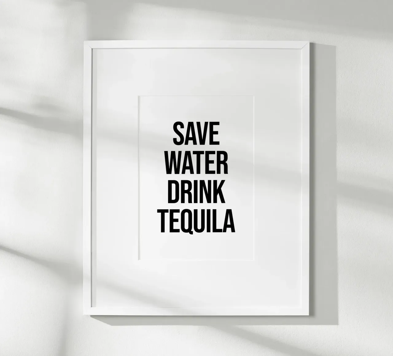 Risparmiare acqua bere acqua poster con telaio in plastica da Paigaam Studio