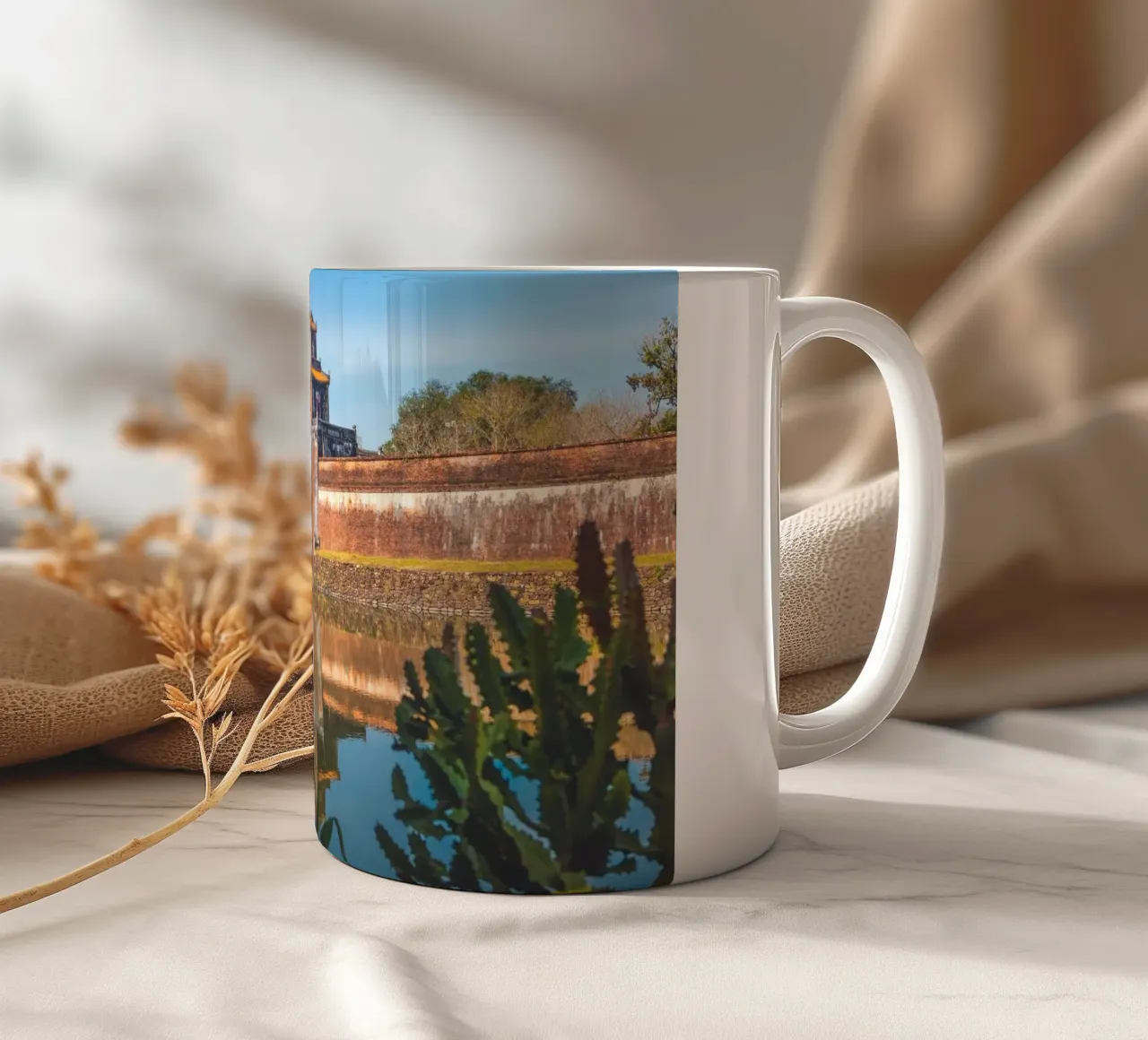 Palazzo Hue tazza in ceramica da Dave Hare Photography