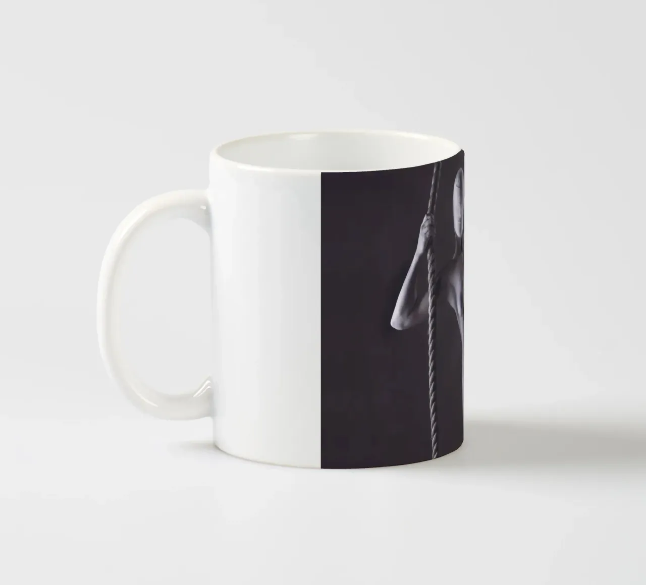 Georgie con la corda tazza in ceramica da Dave Hare Photography