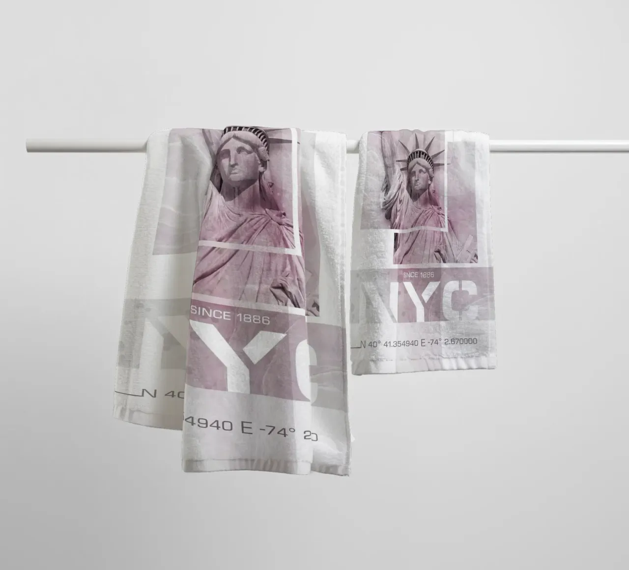 NYC Statua della Libertà | Marmo rosa asciugamano da bagno da Melanie Viola