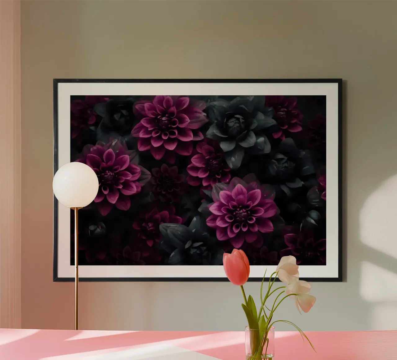 Giardino di mezzanotte Fiori di velluto opulenti poster con telaio in plastica da Andrea Haase Floral Passion