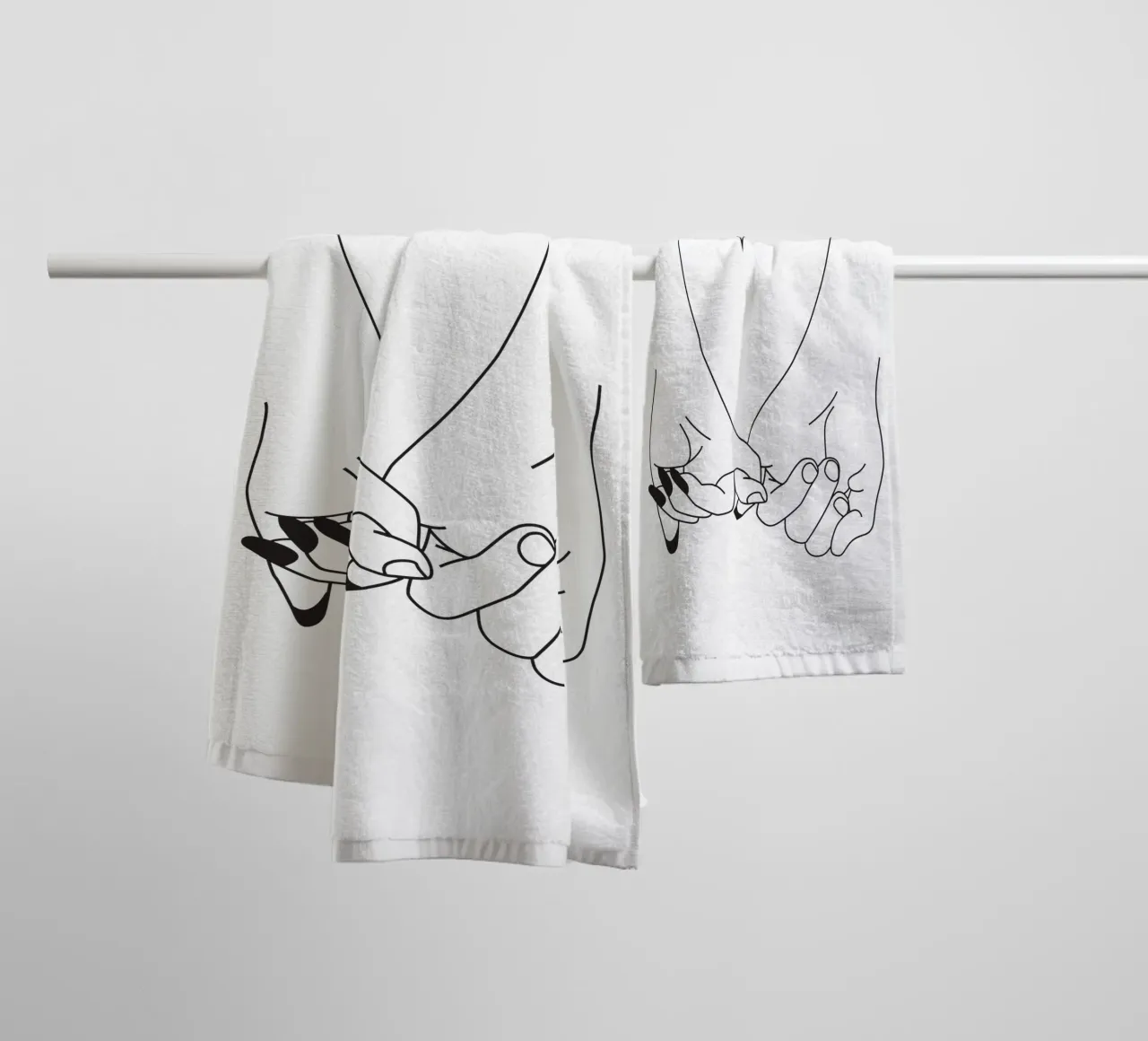 Pinky Promise - his and hers - romantic lovers minimal art asciugamano da bagno da Honeymoon Hotel
