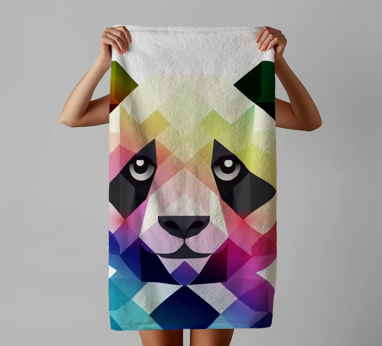 Bunter Regenbogen-Panda – Farbenfrohe Geometrie-Kunst Handtuch von namosh