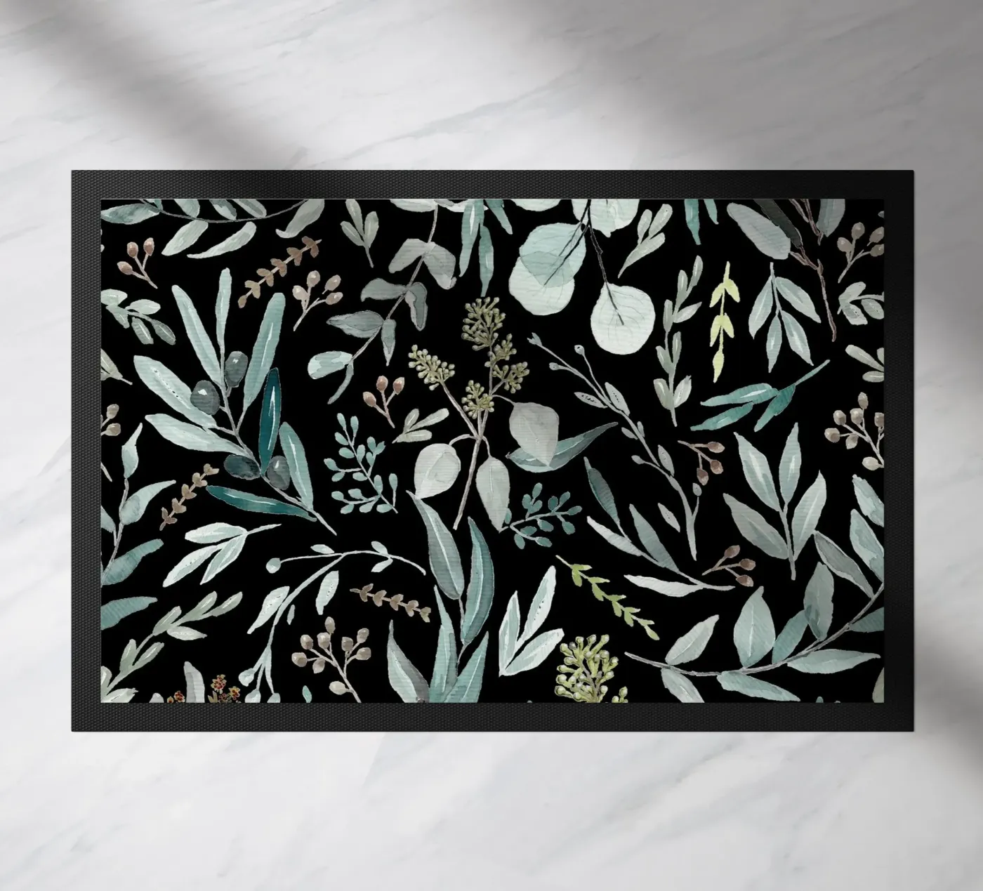 Black Eucalyptus Leaves Pattern Fußmatte von anisillustration